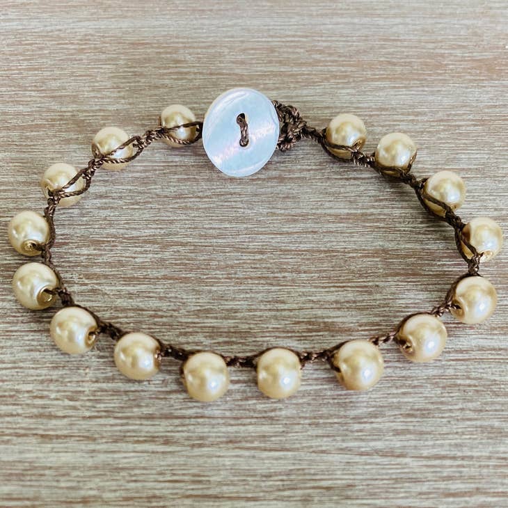 Twist Style Glass Pearl Bracelet