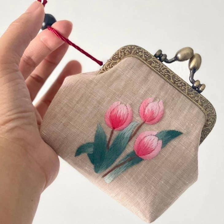Quince Fables Tulip Embroidered Beige Coin Purse