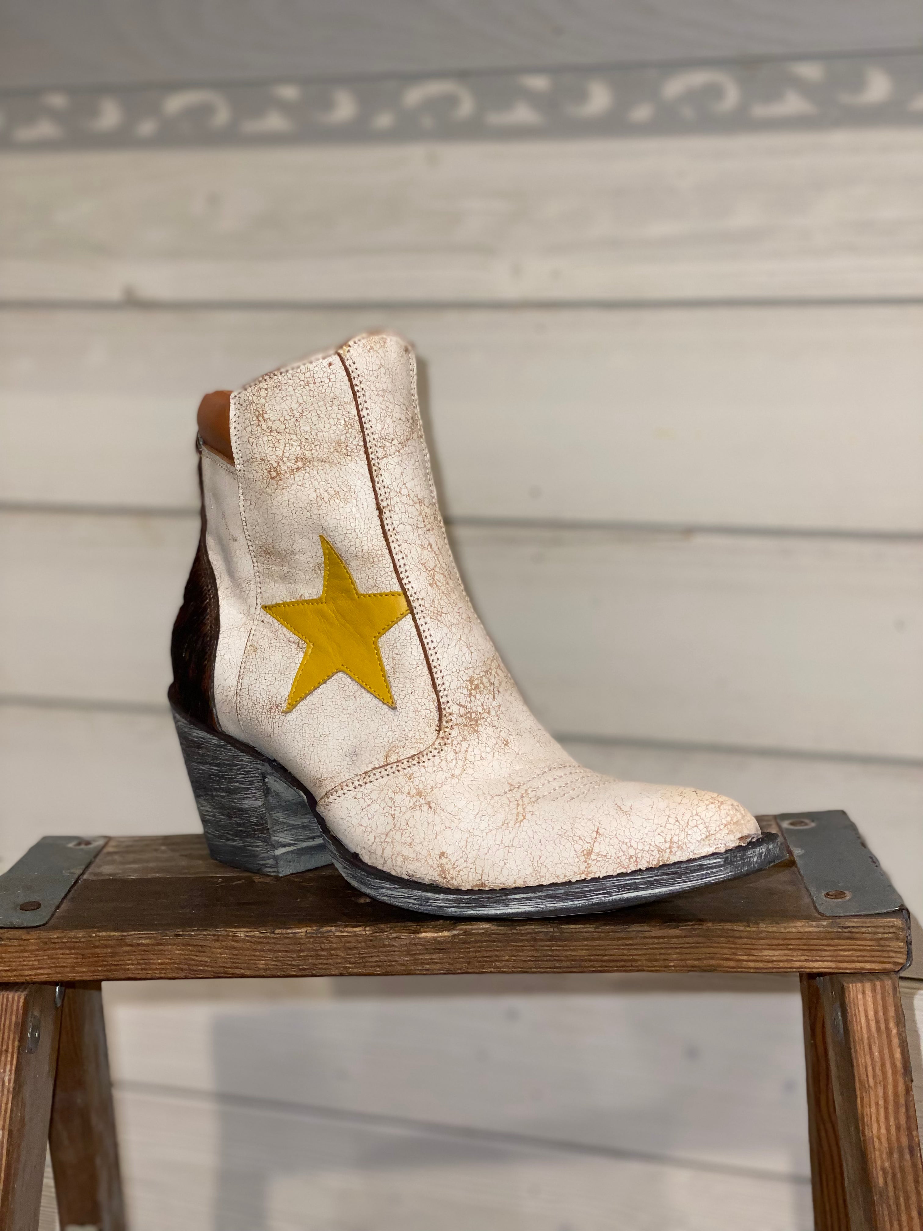 Old outlet Gringa Mexicana Circus Star Boots