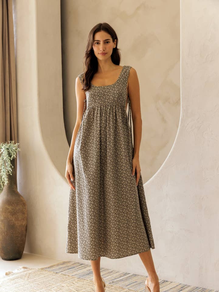 Storia Floral Sleeveless Midi Dress