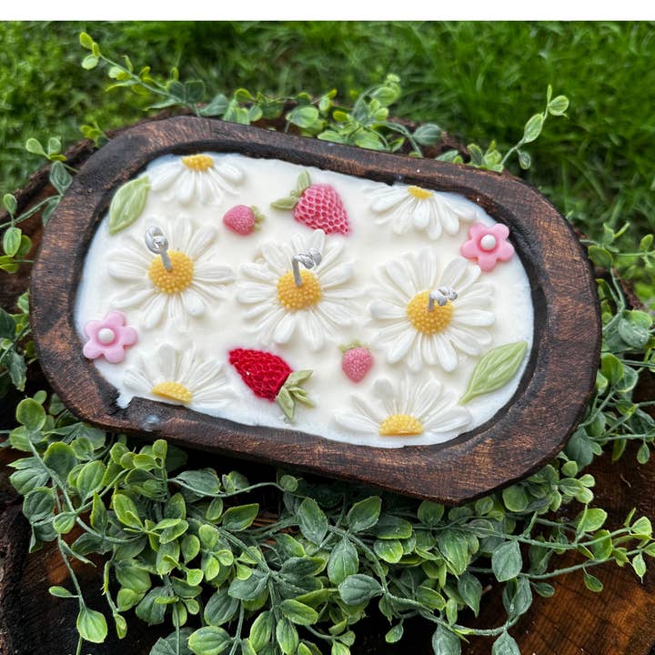 Daisies & Strawberries Dough Bowl Candle